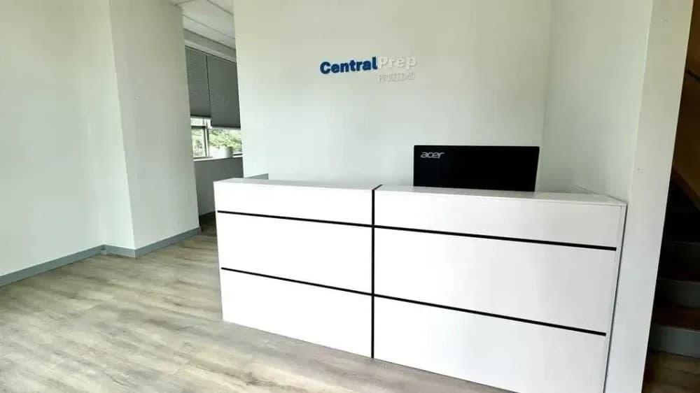 Warehouse, showroom and office-hybrid spaces need pricing that reflects both daily operations and construction conditions.