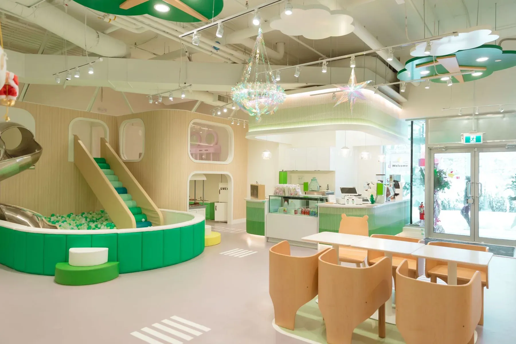Family Restaurant and Play Cafe Interior Design - 1